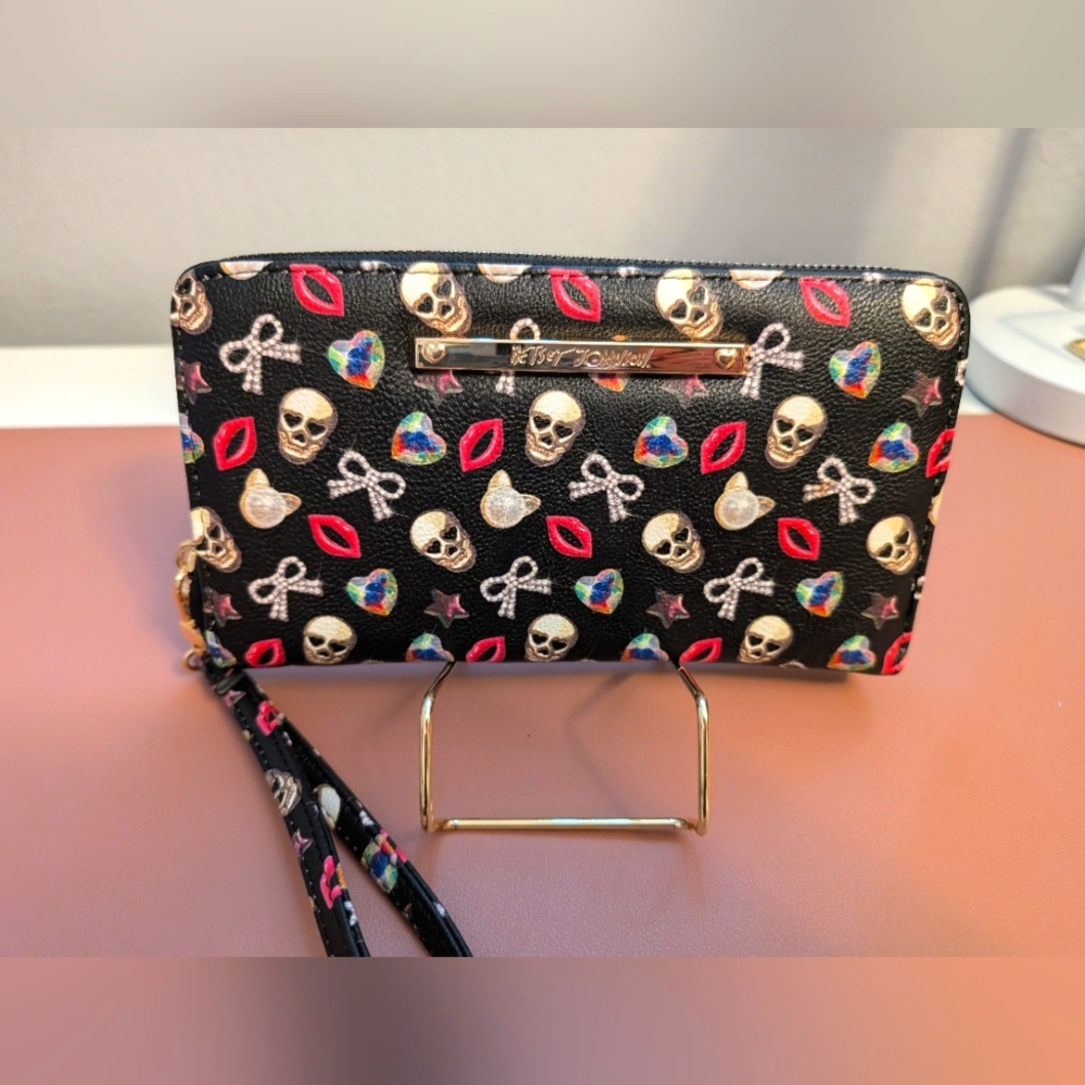 Betsey Johnson Long Zippy Wallet. Skulls, New Without Tags